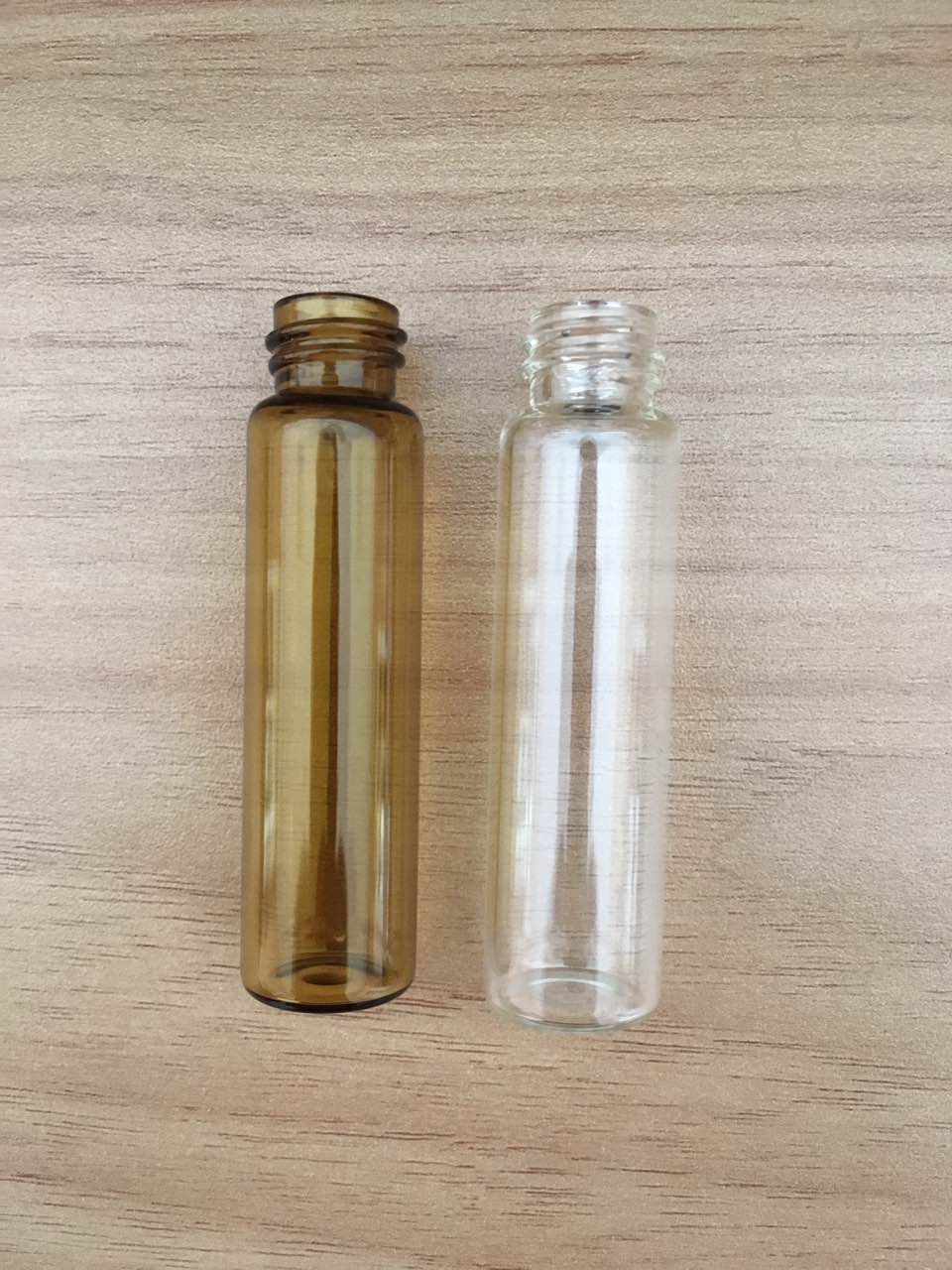 V344004,15-425螺纹口棕色样品瓶 8mL 100个/包 17*60mm